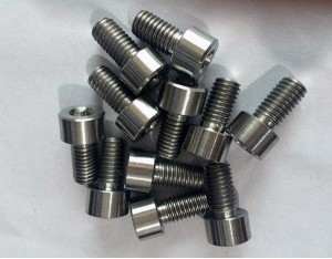 Niobium screws